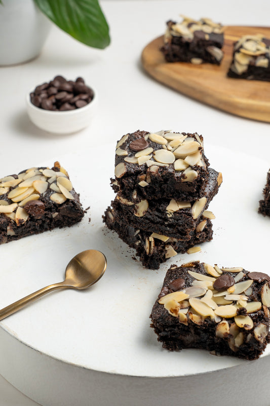 Choco almond crunch brownies