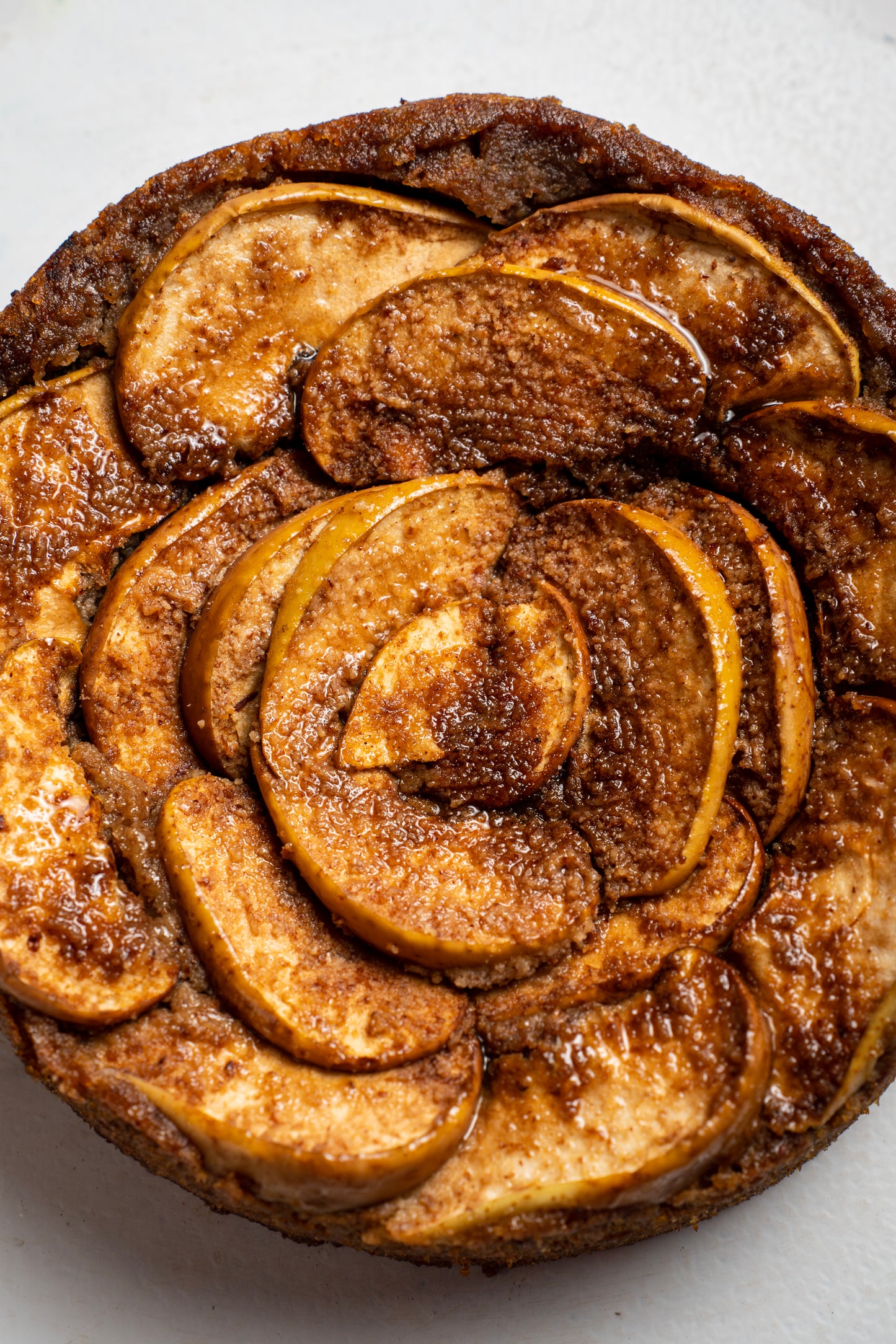 Apple cinnamon crumble teacake